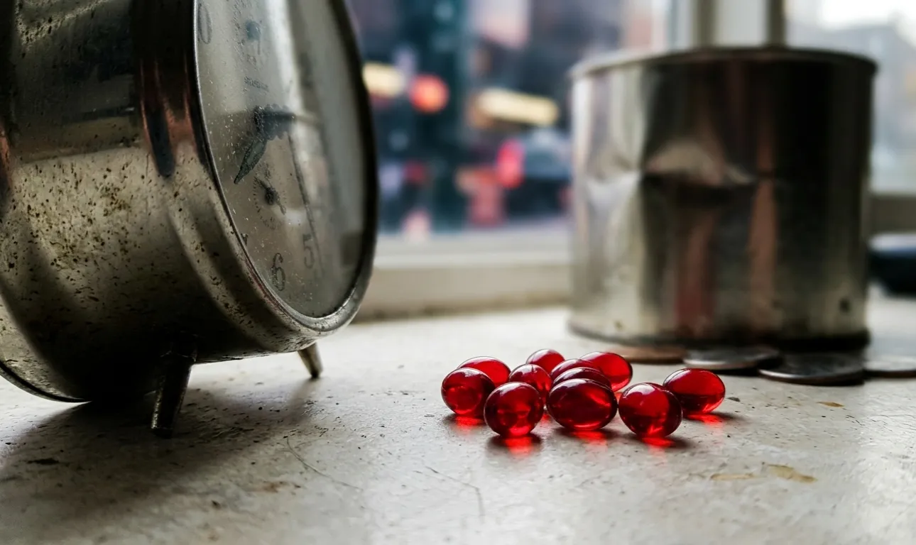 Proč se hluk města stal nesnesitelným a jak obyčejný vitamín vrací ticho
